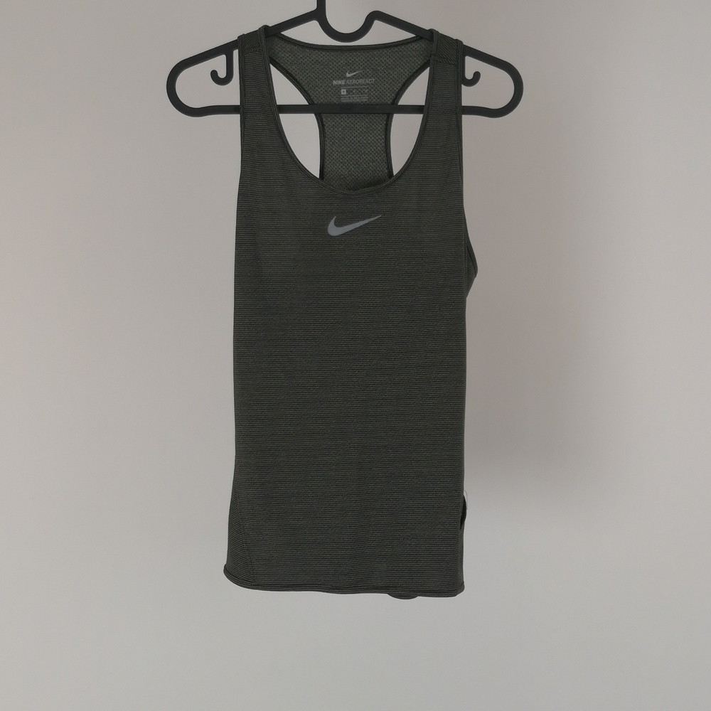 Nike Aeroreact Women tank top sport sleeveless sport lightweight hiking sz M